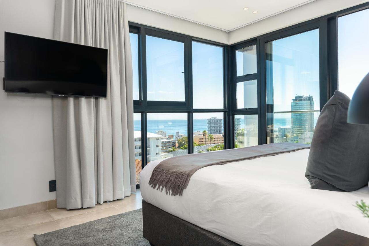 One Calais Luxury Apartment