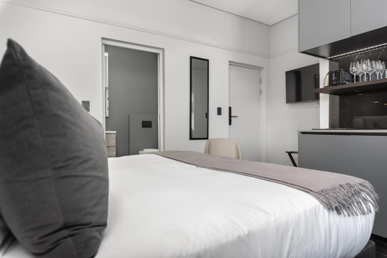 One Calais Luxury * Cape Town