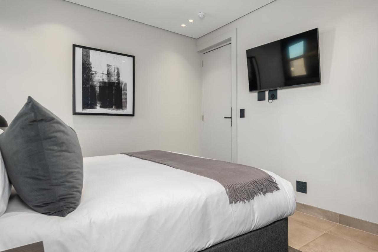 One Calais Luxury * Cape Town