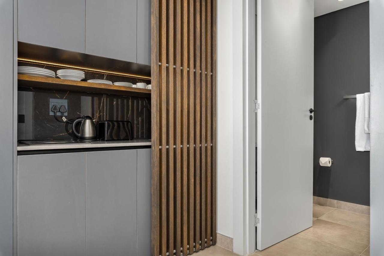 One Calais Luxury Apartment *